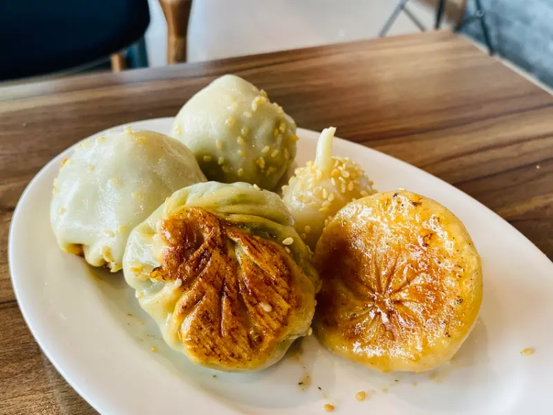 【台中 中式料理】滬舍餘味餐館，上海生煎包專賣。老味道的特殊錯過這村沒那個店