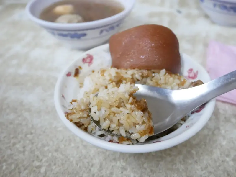 夜市爌肉飯(結束營業)-下午3點半才開始營業的超人氣爌肉飯✌🏻 (不定時營業+排隊人潮，今日運氣爆棚吃到了🤩