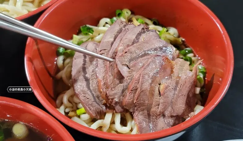 ▲澎湖花海節必吃澎湖美食：美東芳牛肉麵 /小涼 提供、WalkerLand窩客島整理