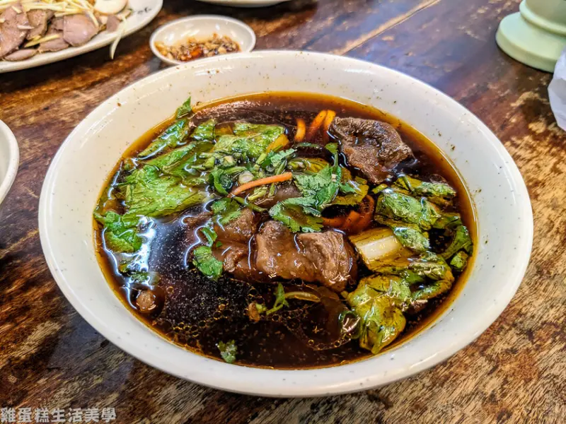 【新竹食記】老雲記餃子館 - 被餃子耽誤的牛肉麵店，破千google評論的道地小吃