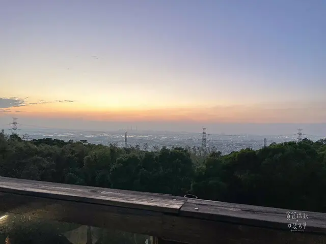 台中沙鹿夜景推薦：MITAKA 3e CAFE  / WalkerLand窩客島整理提供 未經許可，不得轉載