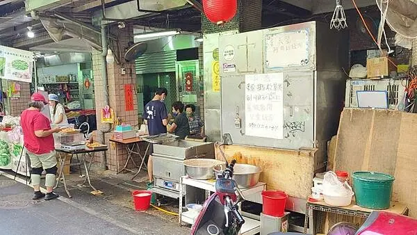 【台北美食】劉美麗紅燒肉｜台北太平市場裡必吃的紅燒肉美食