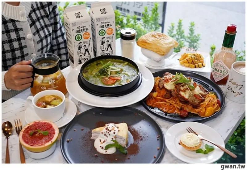 期間限定鮮乳坊聯名鍋物，四款口味香濃好吃，還有超值聖誕雙人餐！