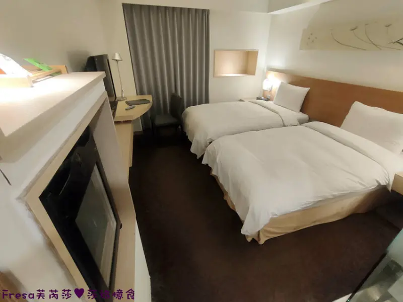 台中飯店【碧根逢甲酒店】逢甲夜市下樓就開逛.房間素雅舒適.高樓餐廳景色美.豐盛早餐ＣＰ值高│逢甲飯店│附