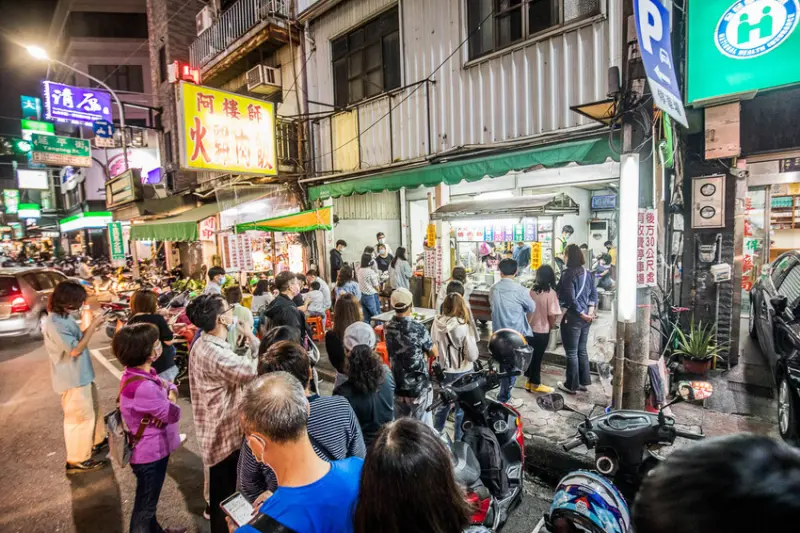 嘉義市東區阿樓師火雞肉飯｜遠近馳名火雞肉飯！開排隊二刀流都消化不了排隊人潮