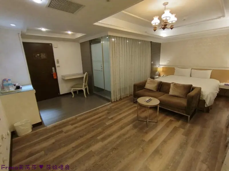 台中市西屯區台中飯店【文華道會館】逢甲夜市商圈吃喝玩樂就住這！歐風典雅寬敞房型.免費足浴池超放鬆│中央公園│星享道