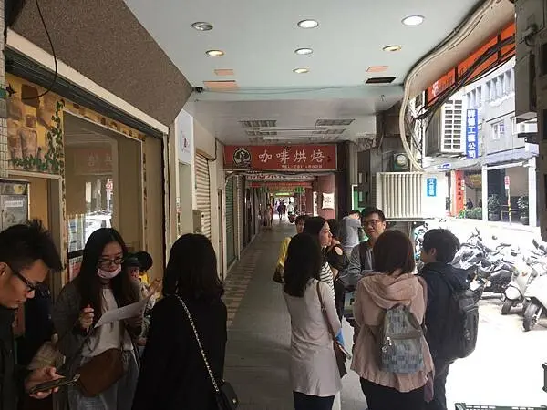 （台北早午餐）西門花嘴廚房～台北我最愛早午餐！十多年老店外送平台也點得到！百元平價早午餐天天爆滿～