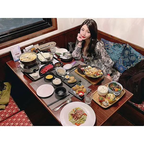 [桃園中壢] 古月新城 用餐心得分享 深耕中壢15年 鄰近車站 古色古香複合式餐廳 不限時用餐 聚會好地方 五倍券餐廳