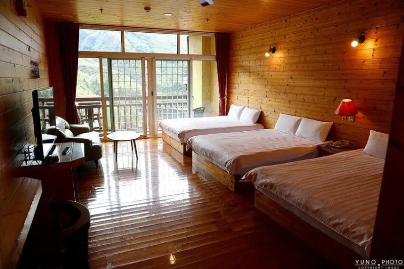 南投縣鹿谷鄉一泊二食原木住宿 享受天然森林浴 螢火蟲秘境無毒生態｜金台灣山莊(南投、鹿谷、溪頭住宿推薦)