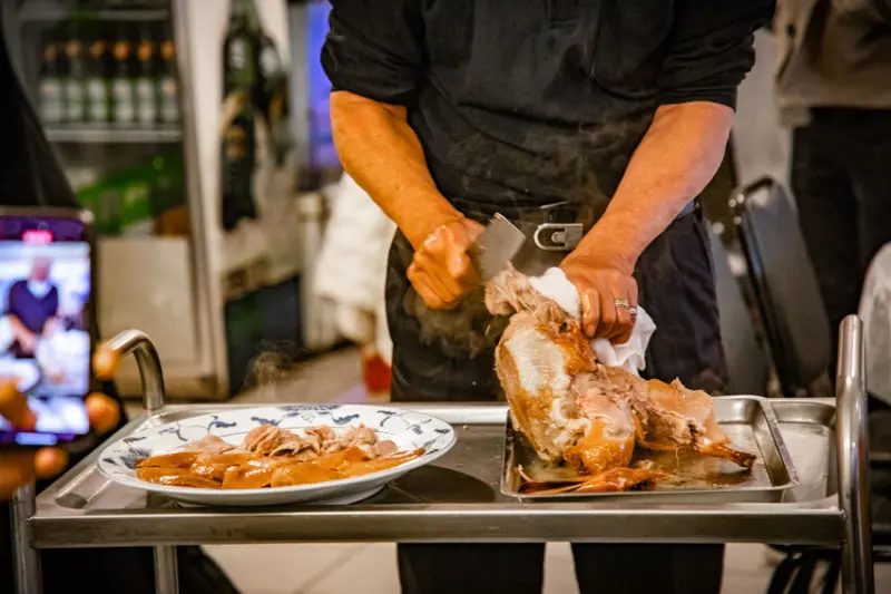 台北市信義區宋廚菜館｜最難訂的烤鴨餐廳！平日照樣大爆滿老字號北京烤鴨