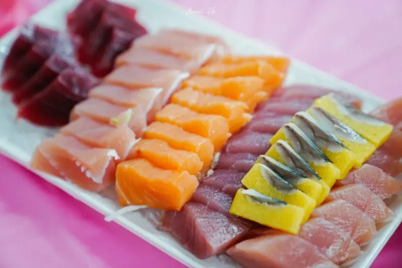 【屏東恆春│美食】阿興生魚片。來墾丁必吃後壁湖新鮮生魚片，一片只要5元，適合團體用餐 @Jason's Life