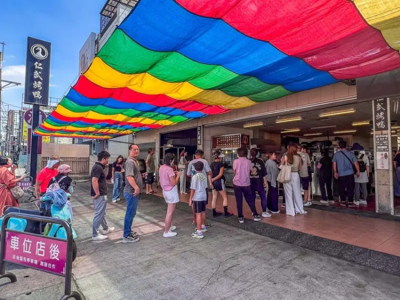 高雄市仁武區仁武烤鴨｜平日還沒開門就排爆！google評價近萬則4.3星超狂烤鴨店