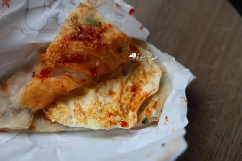 三重國小站 | 陳記蔥油餅 現桿現做蔥油餅加蛋才25元 CP值超高