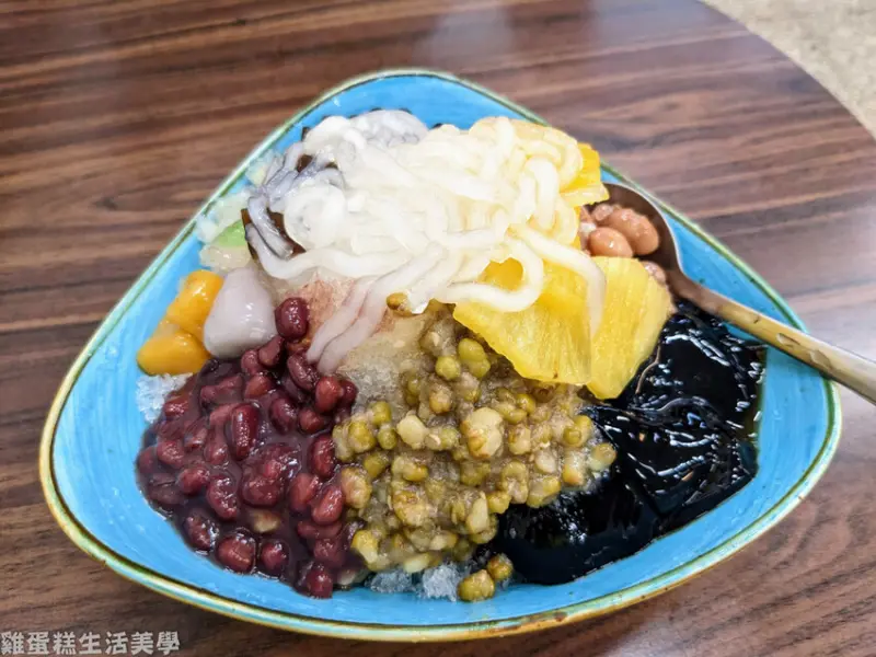【新竹食記】光華冰菓店 - 經營30年老字號冰店，65元綜合冰滿滿的料