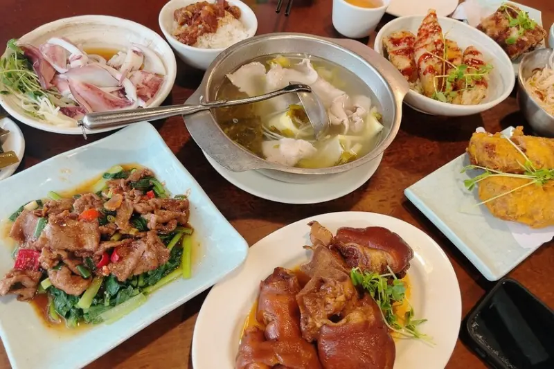 台北市大安區【永康街台式料理推薦】喫飯食堂 2人以上、或是三五好友、甚至帶著一大家子到大安區永康街老字號的喫飯食堂