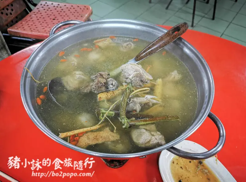 台南。柳營》露水雞。鄉野小路間的意外美食