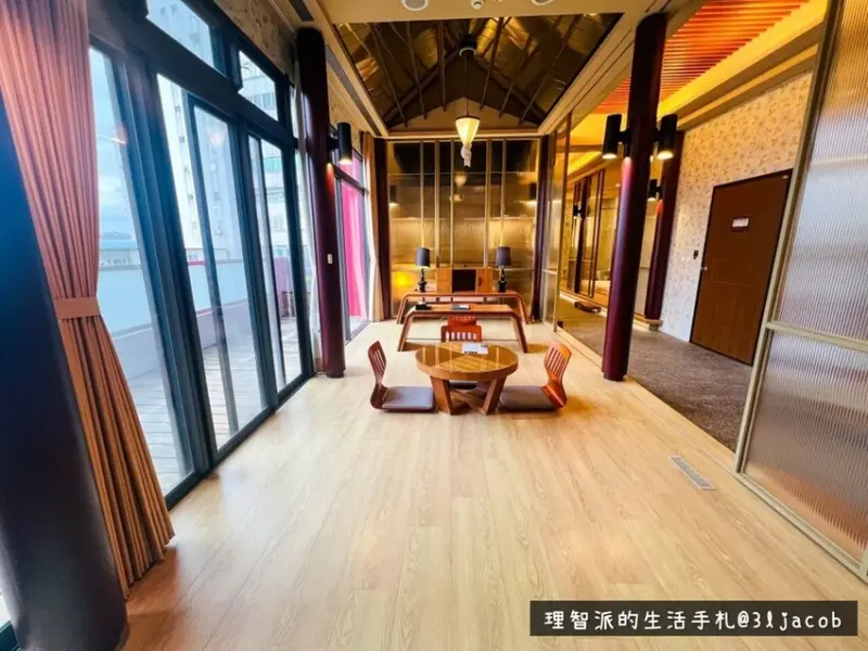 2023 (新增粉絲限定優惠)宜蘭住宿推薦》天下居汽車行館-宜蘭一間備有三溫暖烤箱與浴缸的超豪華平價住宿 - 理智派的生活手札