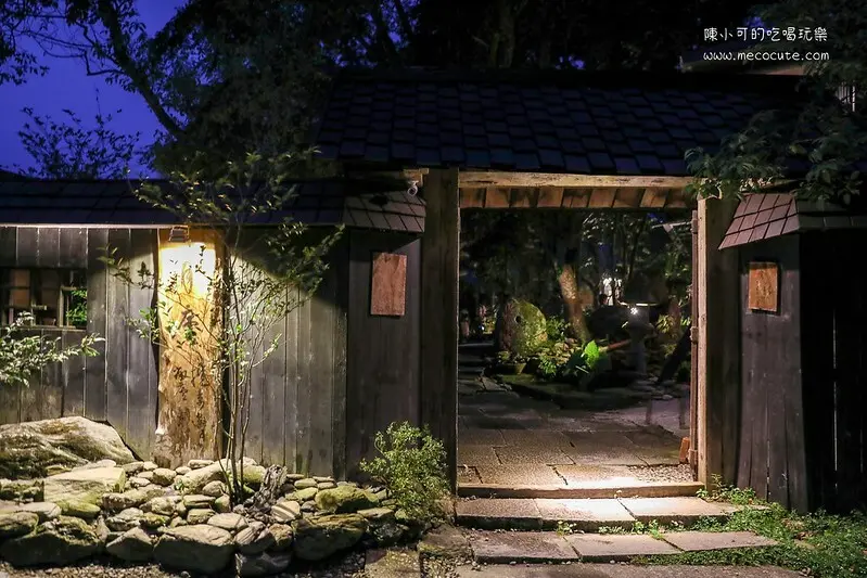 花蓮必吃美食就這間！上山為了吃烤雞，一定要預約，隱密山中的美景餐廳！