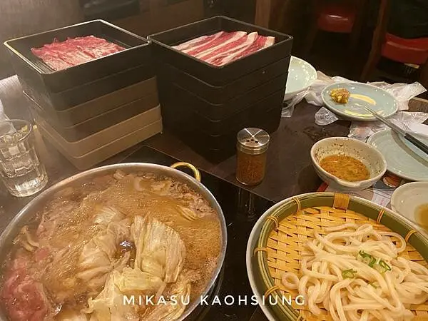 ∥高雄/食．前鎮∥MO-MO-PARADISE 高雄夢時代牧場 ๑夢時代吃什麼 日本來的火鍋壽喜燒吃到飽