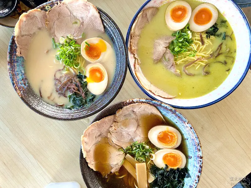 宜蘭縣頭城鎮屋台拉麵》老店新開好地點 綠咖哩、黑蒜頭湯頭口味獨特｜宜蘭頭城美食小吃