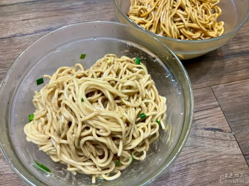 宜蘭市美食》景德炸醬麵～40年老店 麻醬麵 炸醬麵 餛飩魚丸湯 推薦