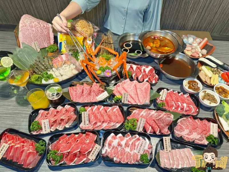 全台唯一日本A5和牛+澳和+DIY調酒無限暢飲吃到飽😱 就在鼎盛十里鍋物和牛放題🎉加價399升級松葉蟹吃到飽--跟著踢小米吃喝玩樂趣
