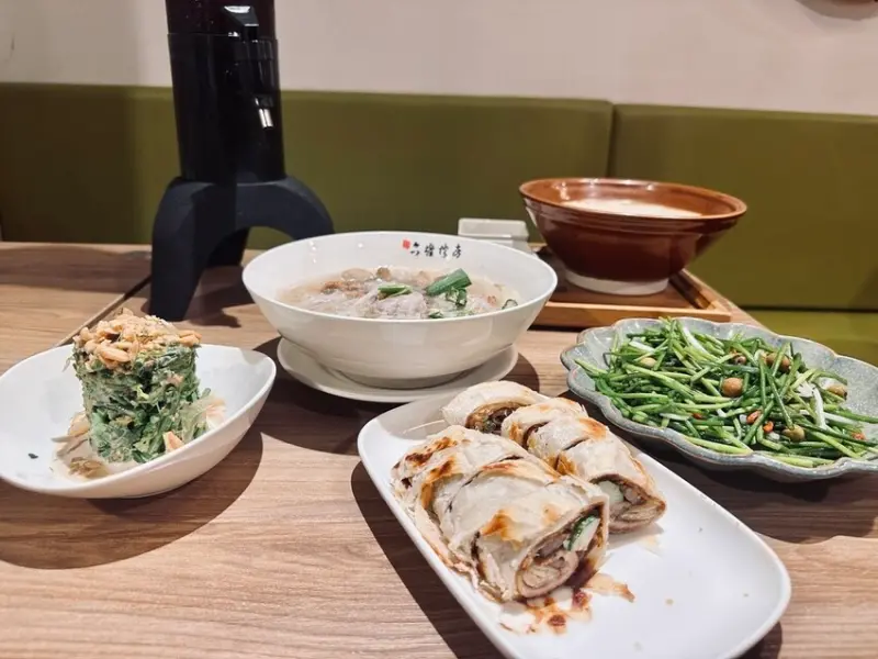 台北。中山︱中山站：低鹽少油不限時不收服務費小家庭也適合的平價熱門客家料理餐廳︱六堆伙房客家精緻麵食