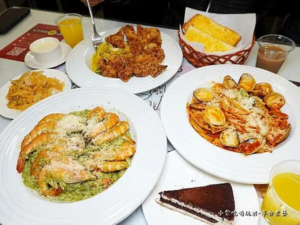 沙鹿美食推薦/靜宜商圈平價義大利麵【喵匠義式麵坊-靜宜店】生日送蛋糕/4人同行送炸物大拼盤。燉飯/焗烤/披薩/日韓烏龍麵!貓咪主題餐廳(食記+菜單)