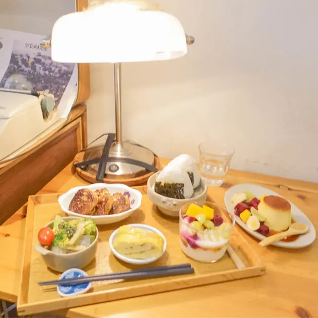 古亭美食。NUKI Coffee  台電大樓的老屋咖啡廳  超可愛日式家常定食還有夢幻焦糖布丁