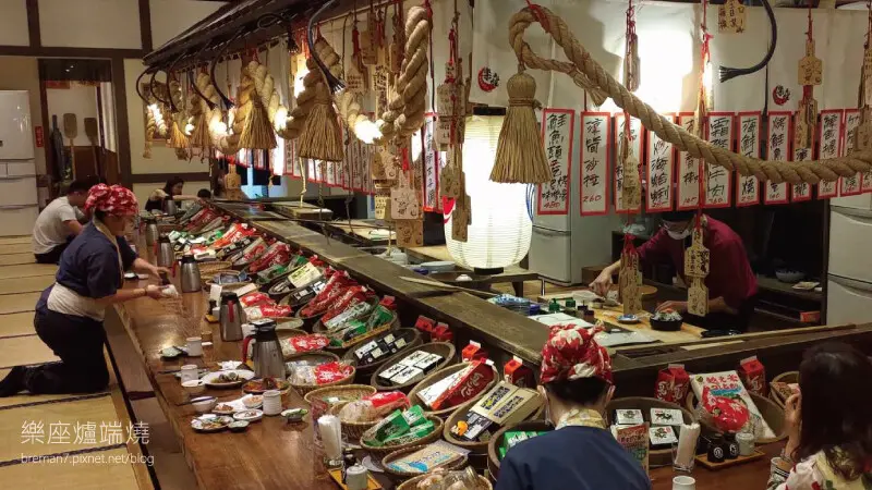 《台中北屯》樂座爐端燒Rakuza Robatayaki│船槳送餐讓你秒飛日本的日式居酒屋