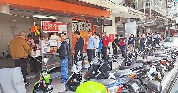 【台北美食】麵線傳奇｜民權西路捷運站最受歡迎的排隊美食麵線店