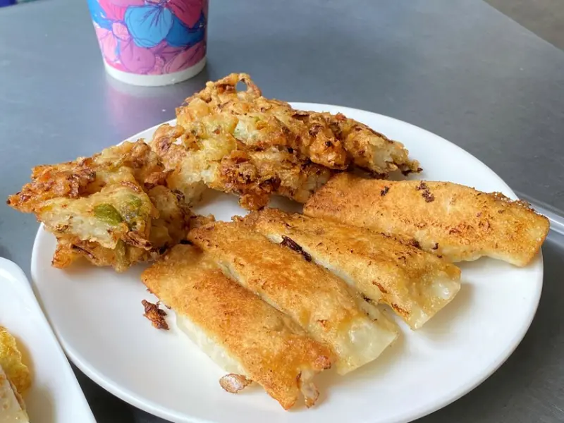 【台南 早餐】幸福鍋貼，傳統台南早點還有這一味--厚皮蛋餅跟黃金鍋貼專賣