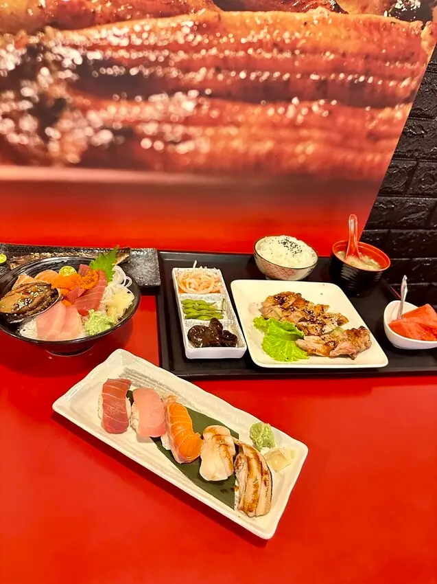 新北。板橋︱板橋車站的平價熱門日式料理有厲害的火山卷好吃CP值高︱八八食堂