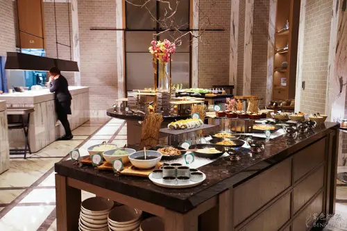 Garden Kitchen》台北半自助餐buffet推薦，網路4.2分評價捷運劍南路站美食，訂位優惠五折起｜台北萬豪酒店