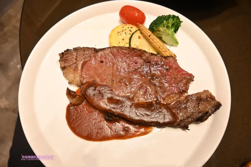 [台北中山區]牛排吃到飽回來了!爐烤肋眼牛排無限量供應-萬豪酒店Lobby Lounge豪吃之夜強勢回歸