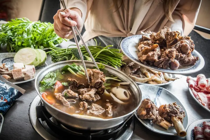 羊霸天下-龍潭店｜不怕你吃！超霸氣羊肉爐，食材多到你會怕的羊肉爐吃到飽