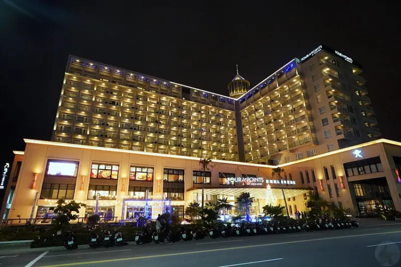 澎湖福朋喜來登酒店，無邊際泳池景觀超棒，兒童遊戲室小朋友玩到瘋