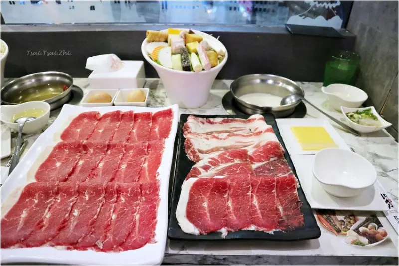 [台北大安]加分100%浜中特選昆布鍋物(忠孝店)|近捷運忠孝復興站，一吃就愛上的義式白醬湯底(牛奶鍋)