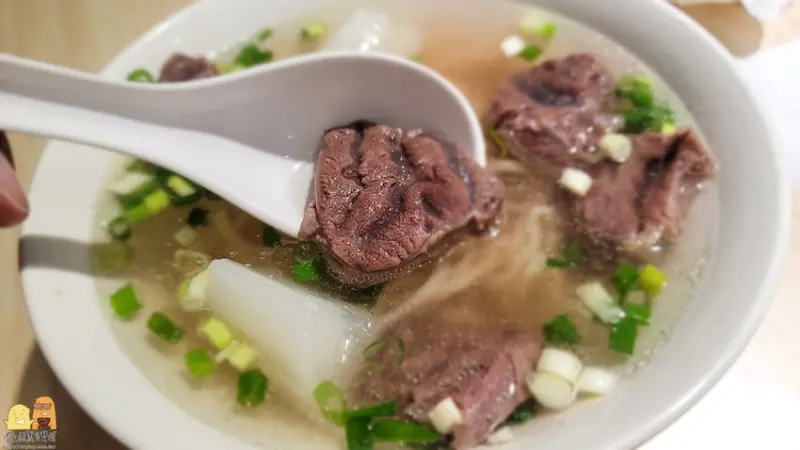 新北林口老占元拉麵大王，肉大塊湯清澈超值牛肉麵推薦！林口竹林寺推薦美食 - D&W-黑白雙搭-國內美食旅遊|情侶約會景點|生活3C開箱