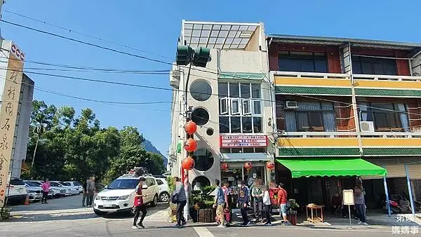 【台南‧白河】關子嶺竹香園甕缸雞-關嶺總店│甕缸雞皮脆，滿滿一碗雞油拌飯、沾肉好好吃