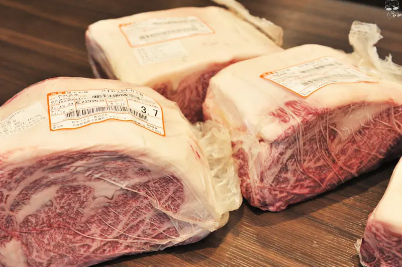 大江戶日本料理，無菜單日料巧手，生魚片、壽司、龍蝦、和牛，一道道驚豔上桌，叫人直呼：旨い