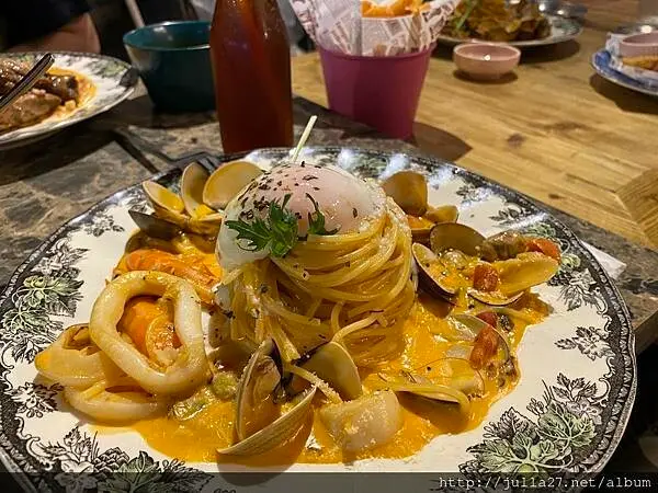 20220424_035136354_iOS