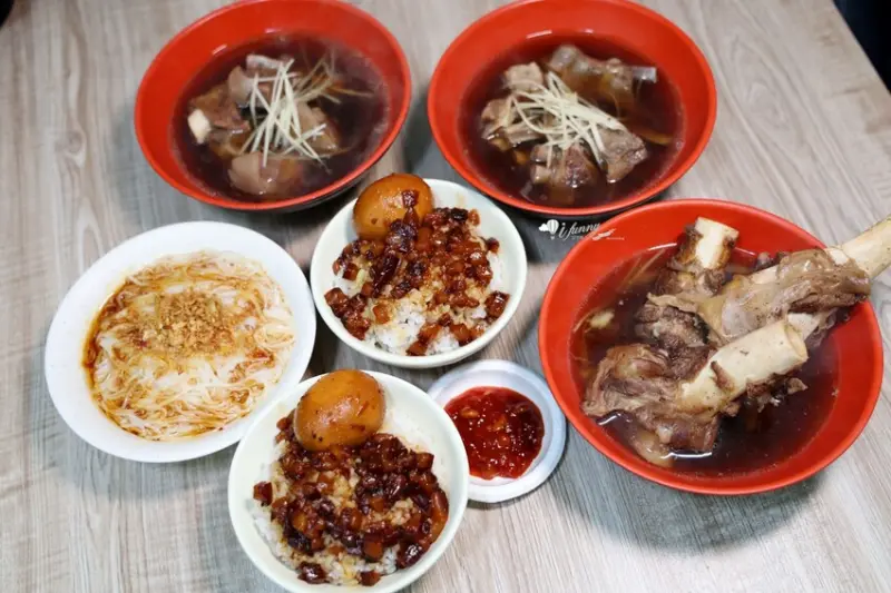 新北市板橋區新埔站 | 大碗公當歸羊 相見恨晚的羊肉湯 黑金滷肉飯