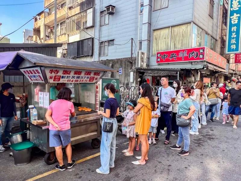鄭家祖傳特製雞蛋糕｜梅花雞蛋糕創始店！外酥內軟好吃古早味雞蛋糕