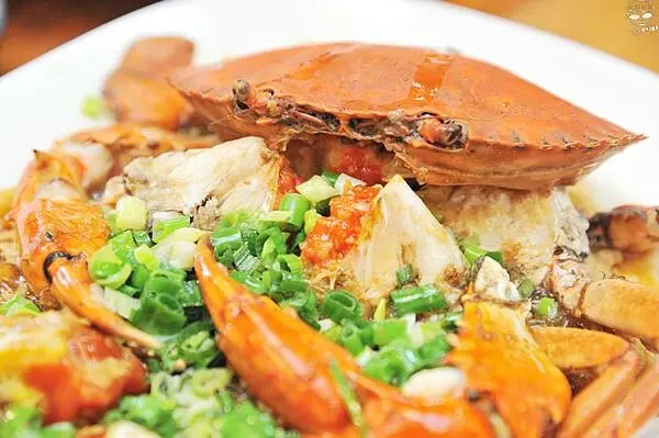 漁人船釣海鮮餐廳，泰國蝦Q彈好鮮美，白斬肥鵝超肥美，還有漁港直送尚青漁獲，自備停車場停車方便，宴客小酌甚至外帶回家好選擇