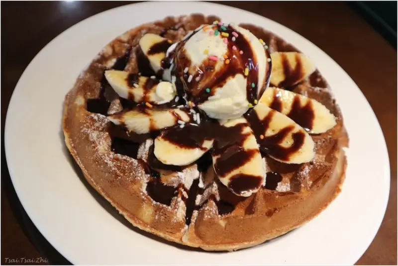 [台北中正]777咖啡(台北車站Y地下街-近Y25出口 )|不限時平價咖啡廳、提供簡餐、甜點、各式飲料