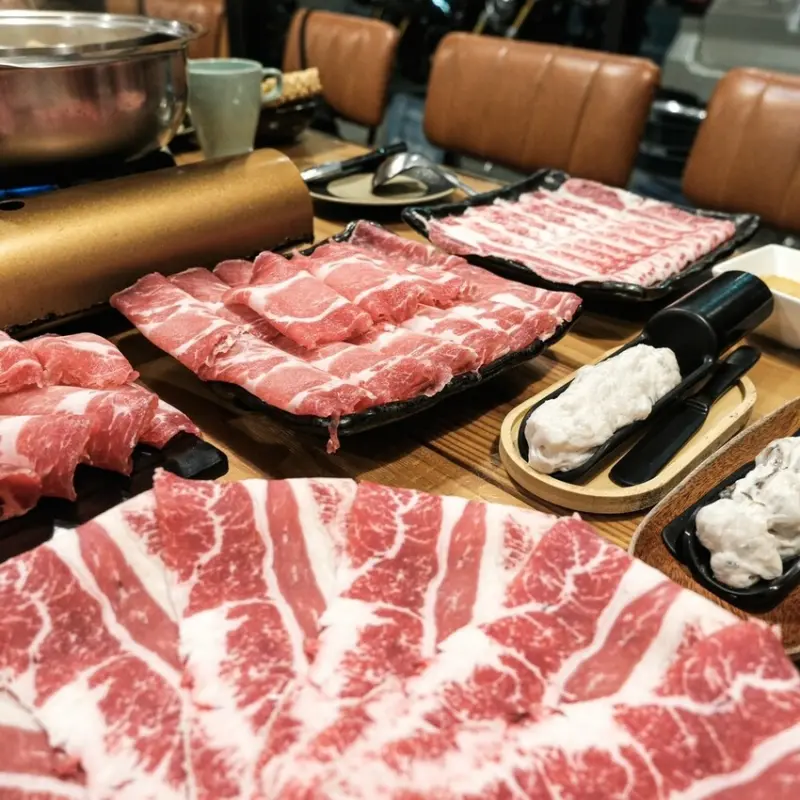 【台南 北區】超彭湃鴛鴦火鍋淳金鍋 超鮮肉盤、海產讓人視覺味覺一次滿足