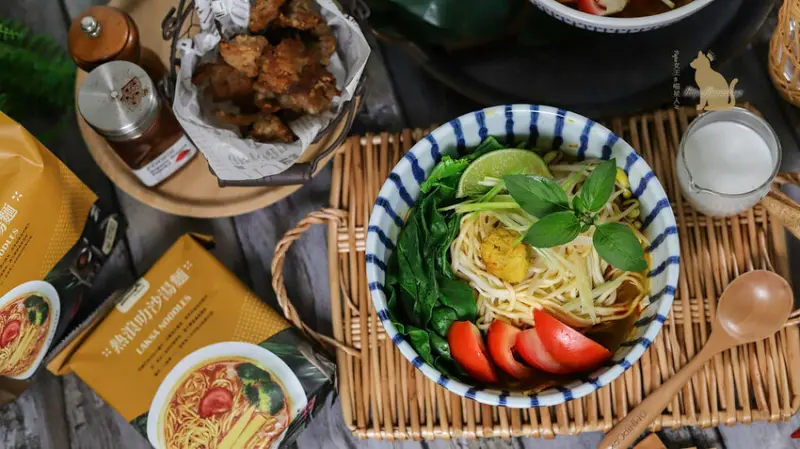台中素食｜ 熱浪島叻沙湯麵（純素）讓人欲罷不能的濃郁湯頭與Ｑ彈麵體在家也能享用