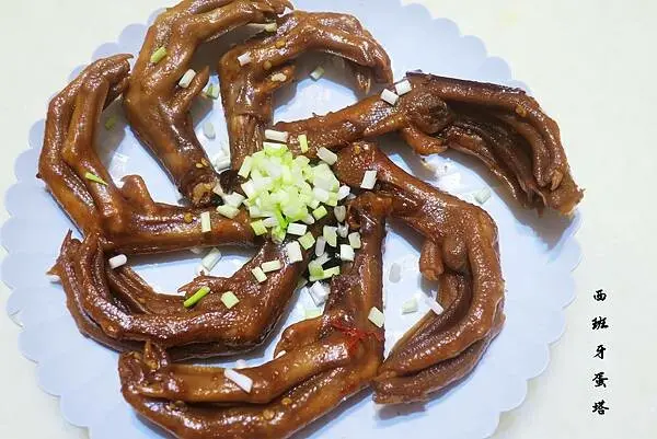 蘭芳花椒滷味｜隱身在麵食館旁的鴨滷專賣！路過別忘了來買花椒滷味～三分滷七分泡，每一口都可以品嚐到濃郁香氣！