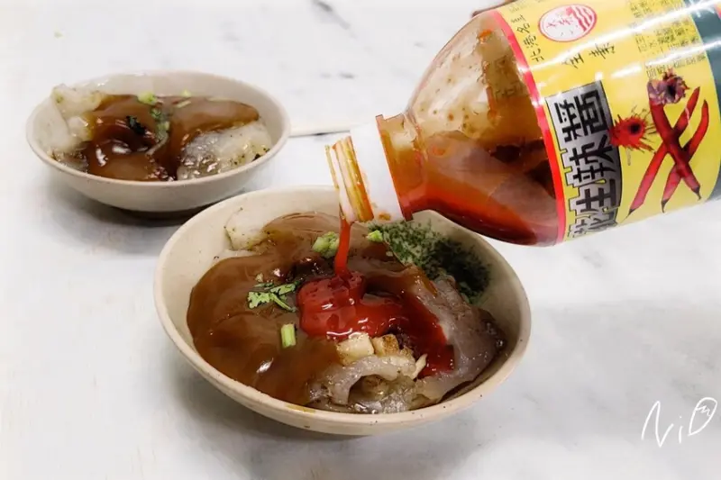 [雲林崙背]阿火肉圓。油泡筍丁瘦肉圓搭配濃厚甜甜鹹鹹的特製醬料 #六十年老店